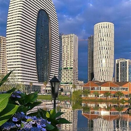 Alliance Palace Batumi Exterior photo Residential buildings in the city