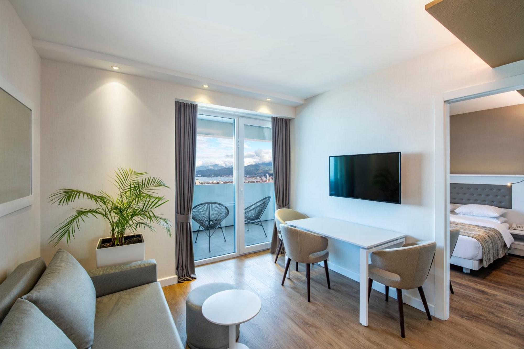 Alliance Palace Batumi Exterior photo A suite at the Hotel